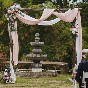 Ling’s Moment Dusty Rose Arch Flowers with Linens